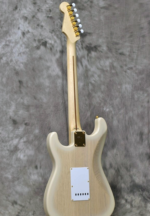 Exclusive Richie Kotzen Stratocaster See-through White Burst  Fender made in Japan - Image 4