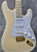 Exclusive Richie Kotzen Stratocaster See-through White Burst  Fender made in Japan - Image 5