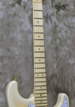 Exclusive Richie Kotzen Stratocaster See-through White Burst  Fender made in Japan - Image 7