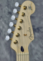 Exclusive Richie Kotzen Stratocaster See-through White Burst  Fender made in Japan - Image 9